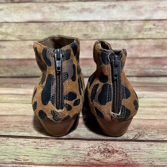 Matisse Aida Leopard Ankle Boots - Picture 7 of 9